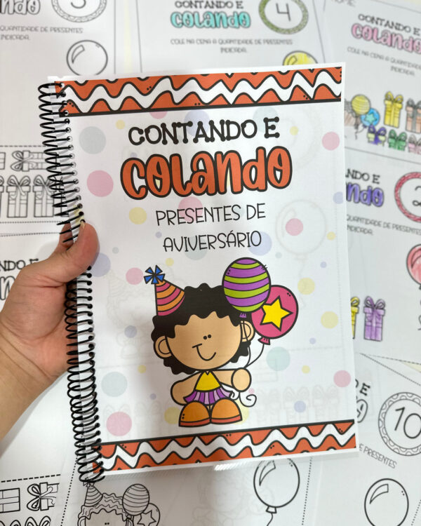 Contando e Colando Presentes de Aniversário